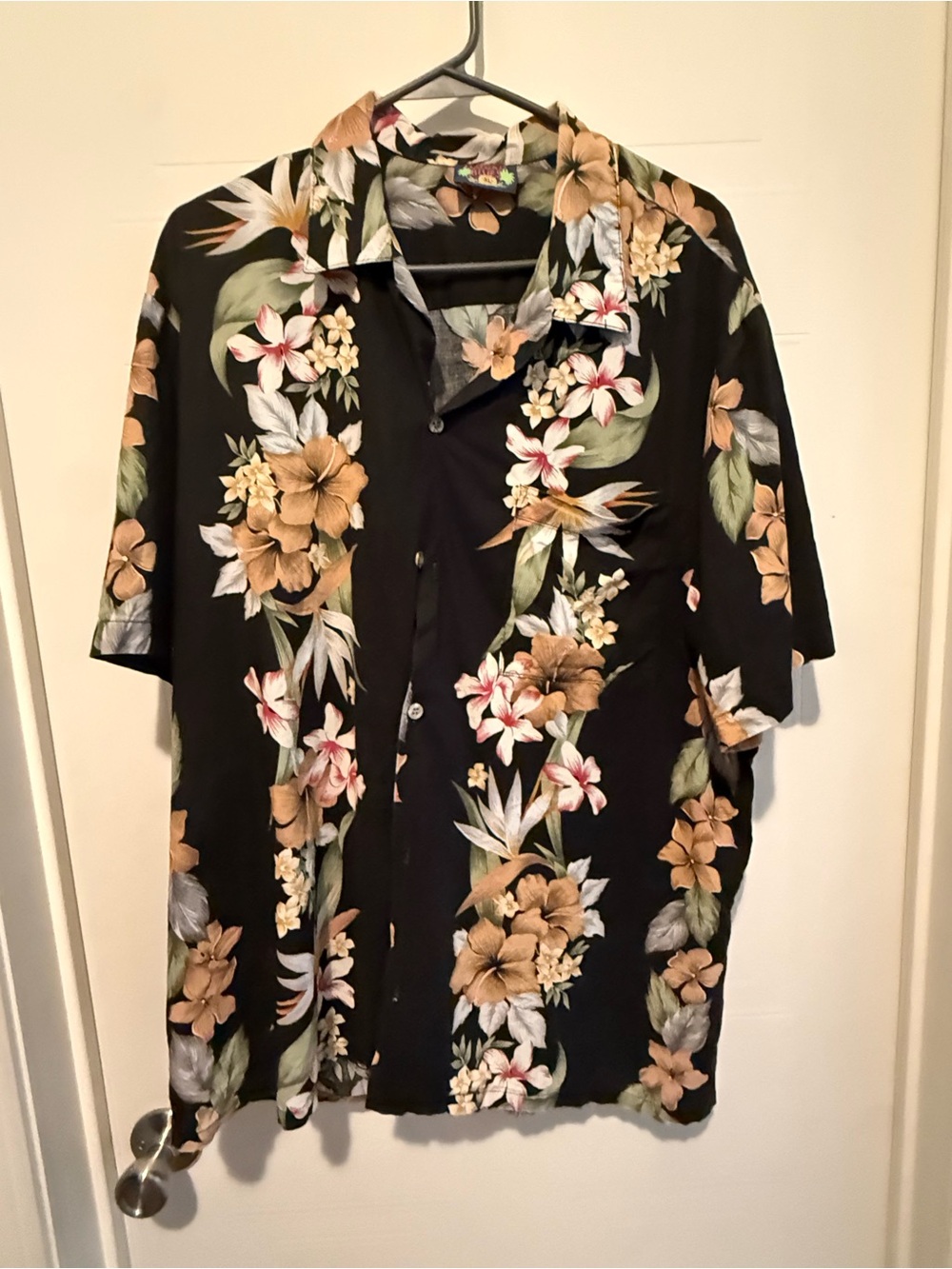 Black Floral Short-Sleeve Button-Down Shirt
